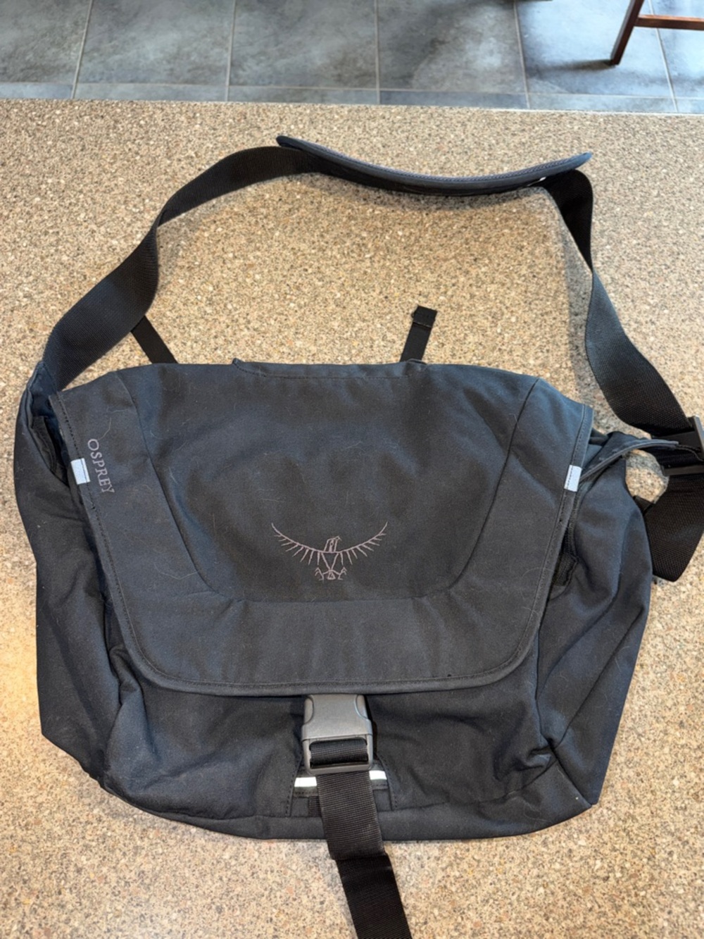 OSPREY Daylight Flapjack Messenger Bag with Adjustable Strap